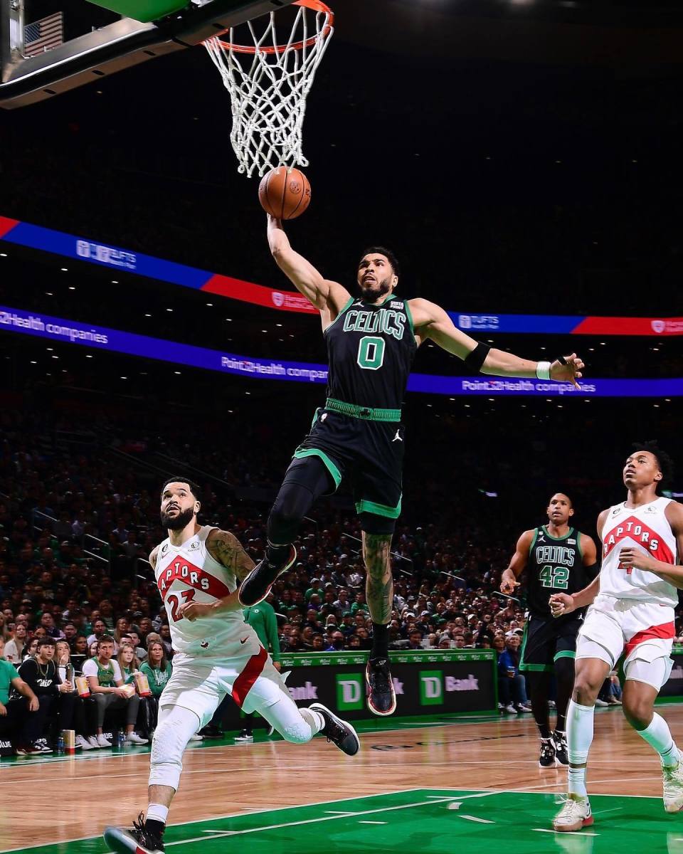 塔图姆连续十五场比赛得分超过出色防守，中国队挑战极限！的简单介绍